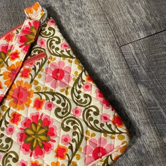 Vera Bradley Crossbody - Picture 4 of 5